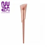 براش هایلایت گونه هاگینگ چیکس120 فنتی بیوتی | Fenty Beauty Cheek-Hugging Highlight Brush 120