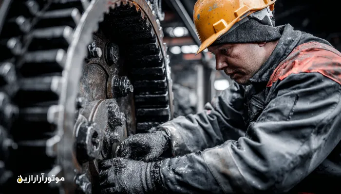 گریس‌کاری رولر نوارنقاله در کارخانه فرآوری زغال‌سنگ طبس با گریس صنعتی NLGI-2 EP. روغن صنعتی طبس